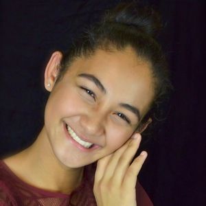 Meet your Posher, Chanel