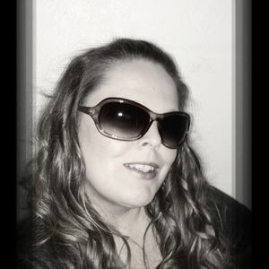 Meet your Posher, Eva