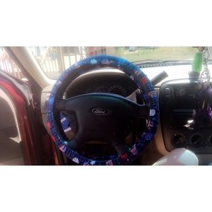 Steering wheel cover