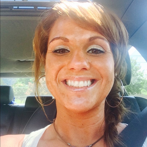 Meet your Posher, Amber - Picture 1 of 1