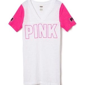 VS PINK v-neck tee