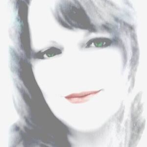 Meet your Posher, Lora