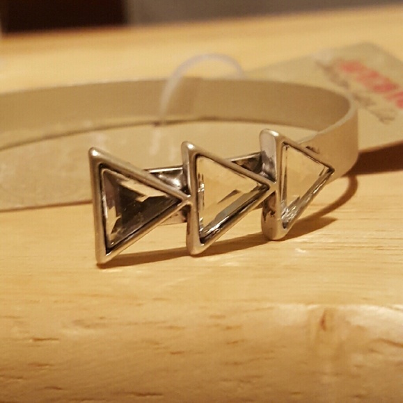 Silver-tone triangle cuff - Picture 4 of 4