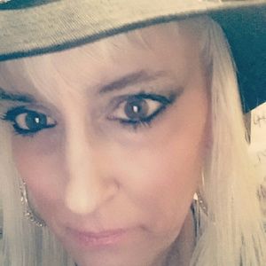 Meet your Posher, Chrissy