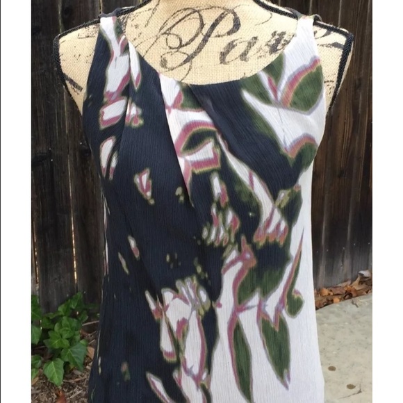 Cabi Style #604 Sleeveless Silhouette Tunic Top