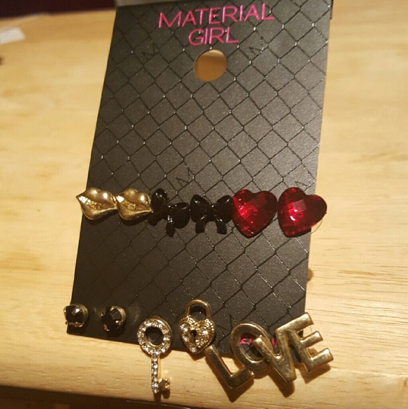 6 pack love earrings