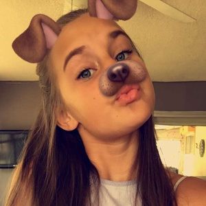 Meet your Posher, Alexia