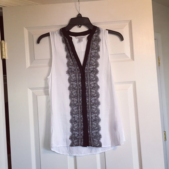 H&M Tops - NWOT, H&M White and Black Sleeveless Blouse