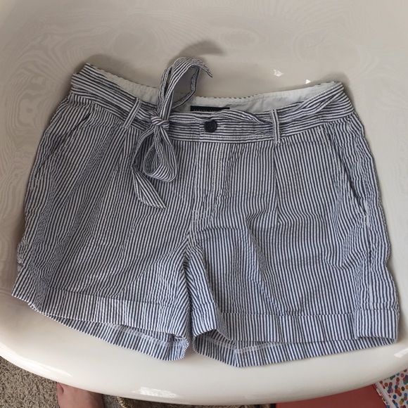Banana Republic Pants - Banana Republic Seersucker Short