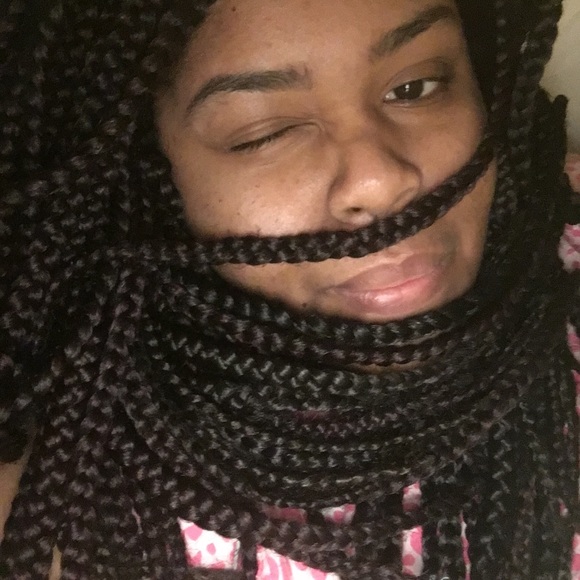 Meet your Posher, Mandi - Picture 1 of 1