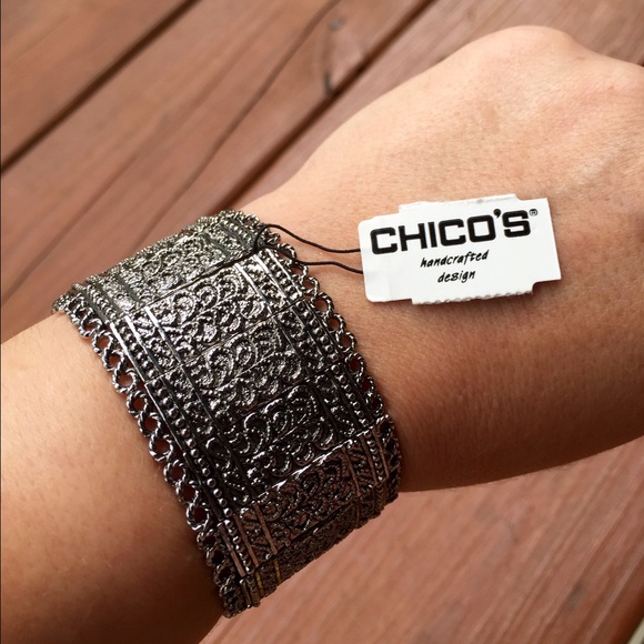 🎀SOLD LOCALLY🎀Chico's bracelet