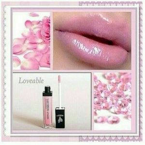 Lucrative Lip Gloss in Loveable - BRAND NEW