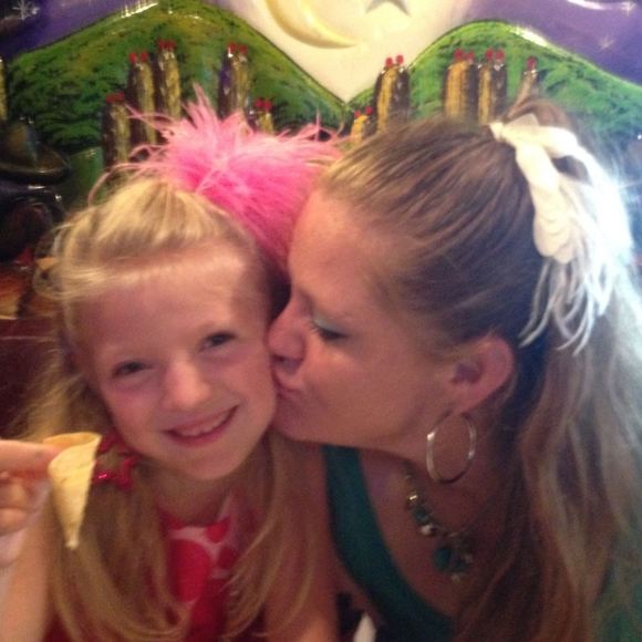 Meet your Posher, Ambera - Picture 1 of 1