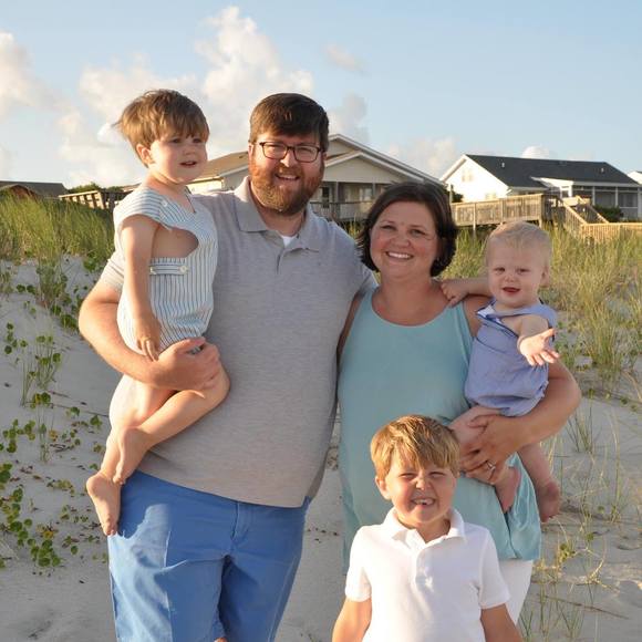 Meet your Posher, Lauren - Picture 1 of 1