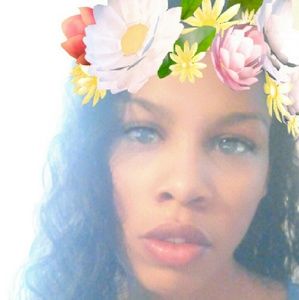 Meet your Posher, Amia