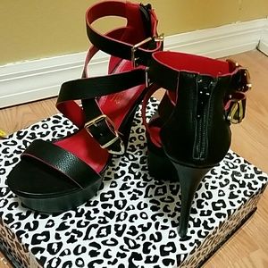 Open toe heel bootie