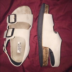 Birkenstock - like tan sandals