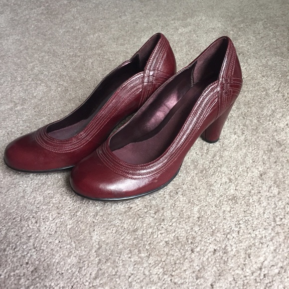 clarks burgundy heels