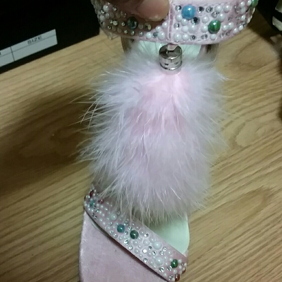Heel feather pink sandal