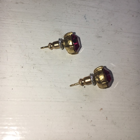 Pink gem studs! - Picture 2 of 3