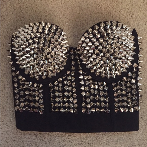Tops - 💀Spiked strapless crop top💀