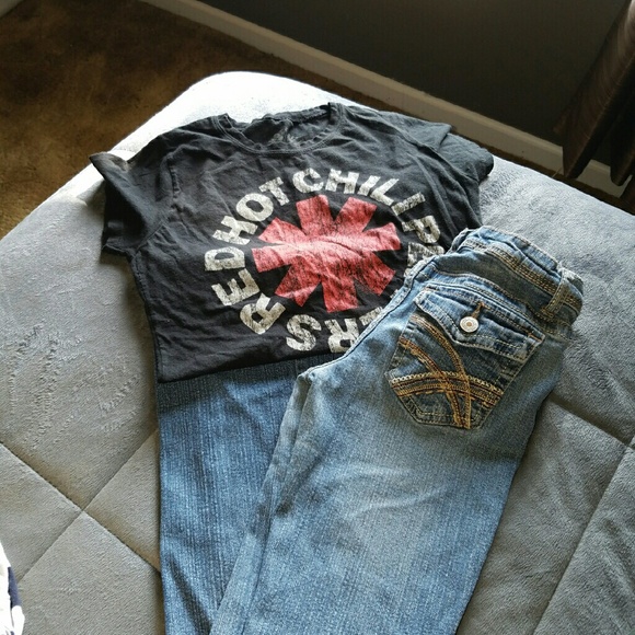 Red hot chili peppers graphic tee sz large