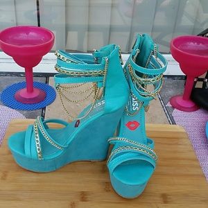 Mint green chain game sandal