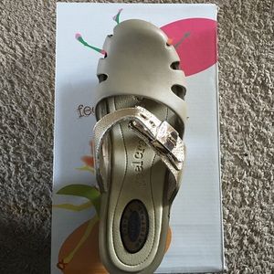 DANCE-GOLD META BY. Dr Scholls