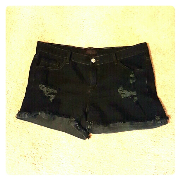 WHAT'S HOT Denim shorts
