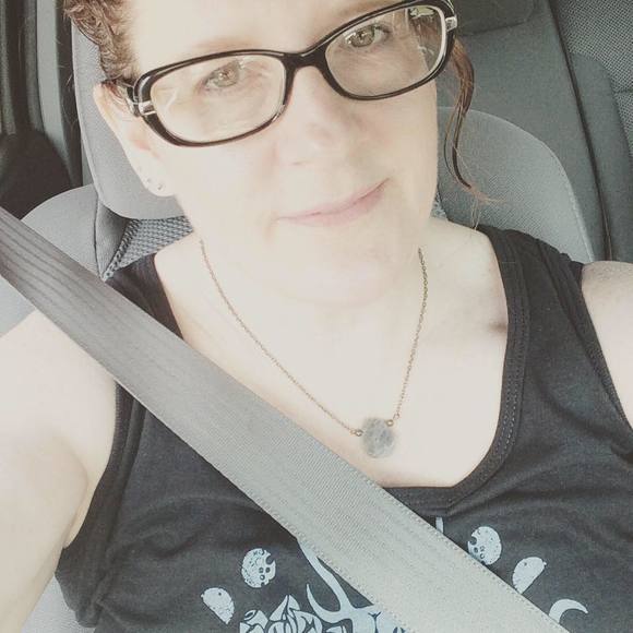 Meet your Posher, Lisa - Picture 1 of 1