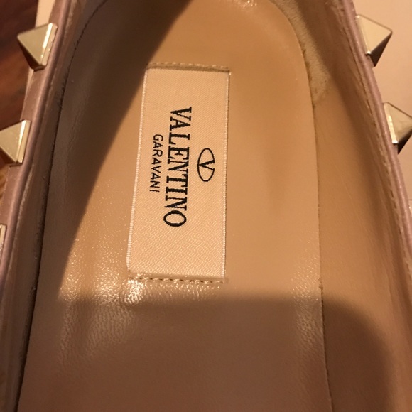 *SOLD*Valentino Rockstud flat in Poudre - Picture 2 of 4