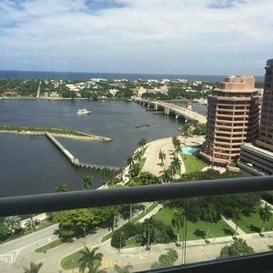 Meet your Posher, Joy