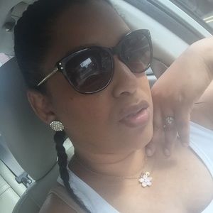 Meet your Posher, Sherry