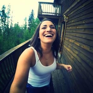 Meet your Posher, Caiti