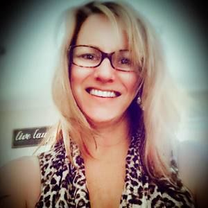 Meet your Posher, Laurie