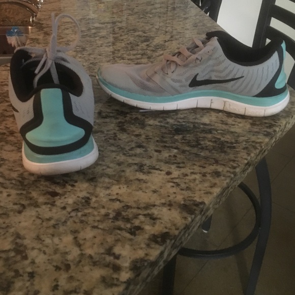 Nike Shoes - Nike Free 4.0 Running Shoes - Great Condition