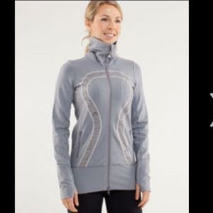 (Rare) LULULEMON IN STRIDE JACKET IN FOSSIL WEE