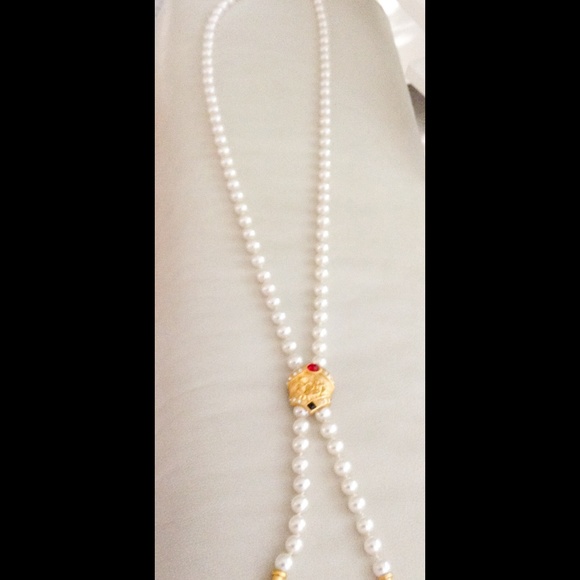 Beautiful necklace.