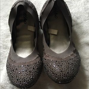 Gray sparkle flats