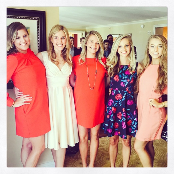 Meet your Posher, Lauren - Picture 1 of 1