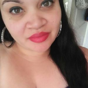 Meet your Posher, Yajaira