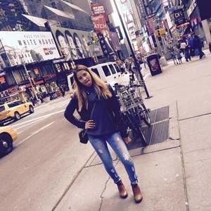 Meet your Posher, Gaby