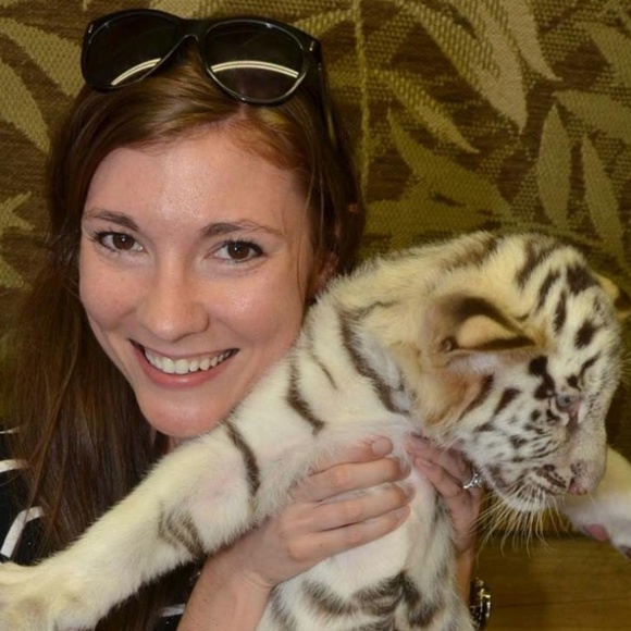 Meet your Posher, Traci - Picture 2 of 2