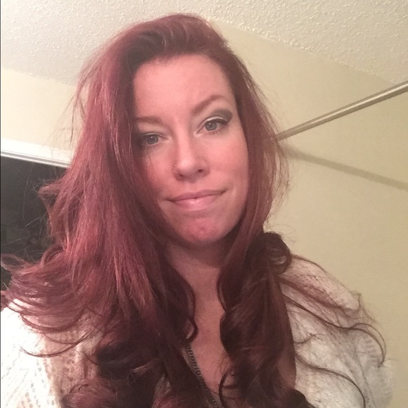 Meet your Posher, Steph - Picture 1 of 1
