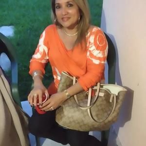 Meet your Posher, Elizabeth