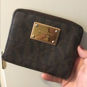 Michael Kors zip wallet