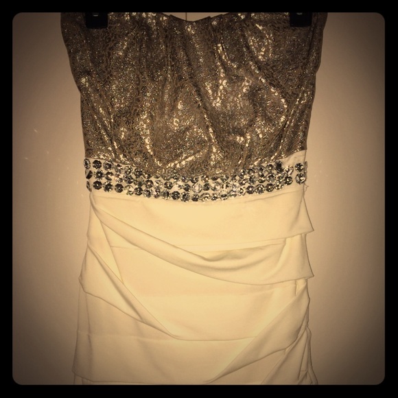 Dress - Picture 1 of 4