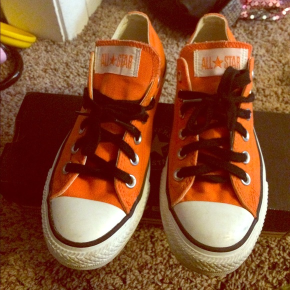 Converse - Picture 1 of 3