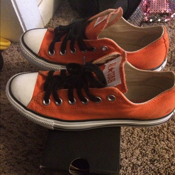 Converse - Picture 2 of 3