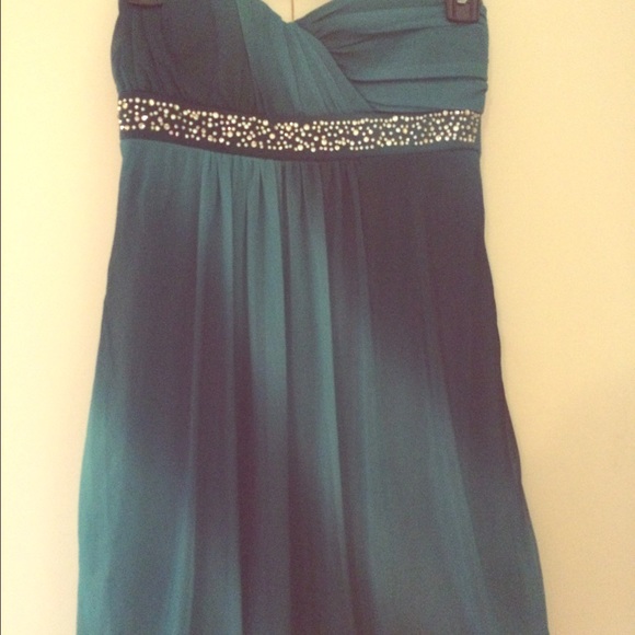 Dress - Picture 1 of 4